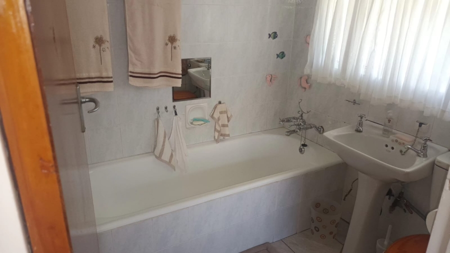 4 Bedroom Property for Sale in Hennenman Free State